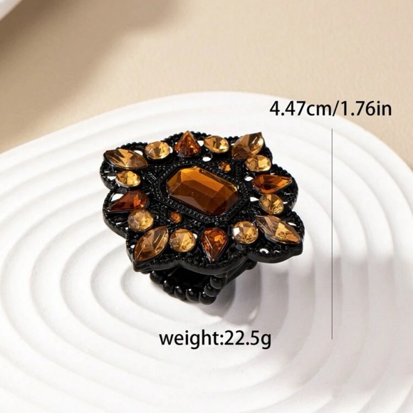 Topaz Rhinestone Vintage Style Ring - Picture 2 of 4